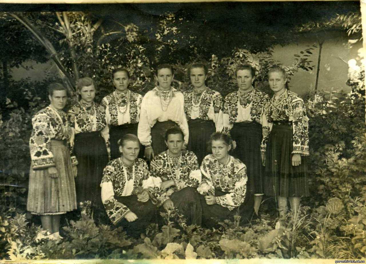 Фото українців після 2-ї світової війни.