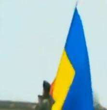 Українські військові в Криму з прапором України пішли на москалів